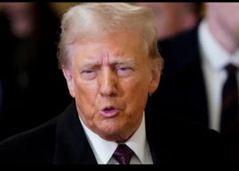 शपथ लेने के साथ ही थर्ड जेंडर खत्म, इमिग्रेशन, मैक्सिको, पनामा पर सख्ती… जैसे इन 10 बड़े फैसलों के साथ ट्रंप ने शुरू की दूसरी पारी