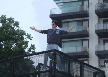 ‘मन्नत’ छोड़ इस नई जगह क्यों शिफ्ट हो रहे हैं शाहरुख खान!, आखिर क्या है वजह