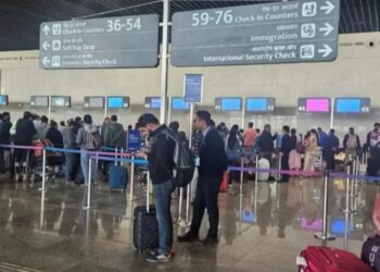 हवाई यात्रा करने वालों को लगा झटका, लखनऊ से 5 महीने तक उड़ाने हुईं बन्द, जानिए क्या हैँ वजह