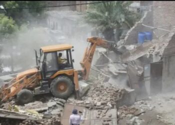 अरविंद केजरीवाल की संभावना के अनुरूप BJP जीती और दिल्ली में झुग्गी वासियों को बेघर करना शुरू, लोगों ने पूछा क्या इसीलिए दिया था वोट?