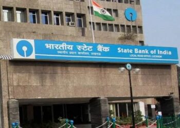 1 अप्रैल से बदलने वाले हैं पूरे देश में बैंक से जुड़े कई नियम, जरा सी लापरवाही पर देना होगा चार्ज