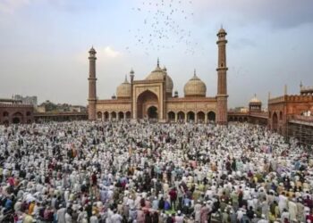देशभर में अकीदत के साथ मनाया जा रहा है इंसानियत और भाईचारे का प्रतीक ईद का त्यौहार, दुआ के लिए उठे करोड़ों हाथ