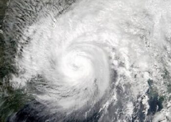 भारत में अब तक के सबसे भयंकर चक्रवाती तूफान की दस्तक, दिल्ली-NCR समेत इन राज्यों में मचाएगा तबाही