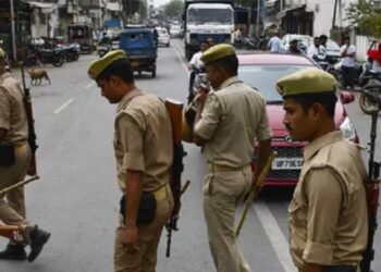 उत्तर प्रदेश के वाराणसी में ग्रेजुएशन की छात्रा से 7 दिन में 23 लोगों ने किया गैंगरेप…बेटी ने मां को बताई एक-एक दिन की डरावनी आपबीती