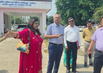 परिवहन आयुक्त उत्तर प्रदेश द्वारा अयोध्या में की गई विभागीय कार्यों की समीक्षा, विभागीय प्राथमिकताओं पर जनहित में प्रो-एक्टिव अप्रोच अपनाने का दिया मंत्र