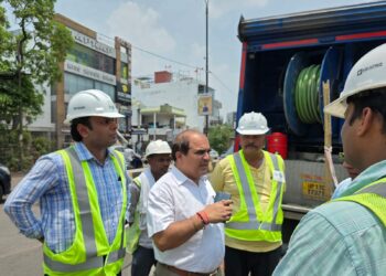 जलकल जीएम व सुएज परियोजना निदेशक ने जानकीपुरम में किया संयुक्त निरीक्षण