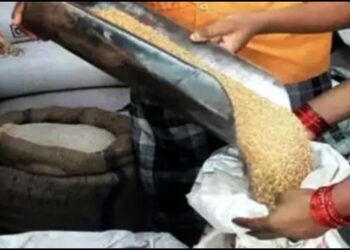 उत्तर प्रदेश में राशन कार्ड धारकों को मुफ्त गेहूं चावल के साथ मिलेगी रियायती दरों पर चीनी भी, जानिए कब से बटेगा राशन