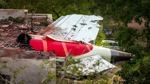 वडोदरा, बेटा कुछ दिन और रुक जाते, इतना सुन बेटे ने कैंसल करवा दिया था टिकट, अहमदाबाद प्‍लेन क्रैश में बची यमन व्‍यास की जान