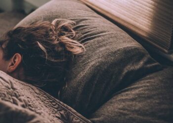 अगर आपको भी है AC में मौज से सोने की आदत तो ये खबर जरूर पढ़ लो