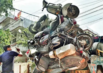 पुराने वाहनों को लेकर दिल्ली सरकार का शिकंजा,  उठाया अहम कदम, अब ऐसे होगी ऑटोमेटिक जांच