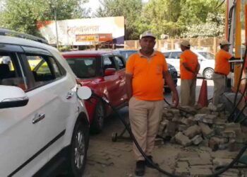 पुरानी गाड़ियों को अब नहीं मिलेगा तेल, होगी जब्त, लगेगा जुर्माना; सीधे स्क्रैप यार्ड भेजे जाएंगे वाहन