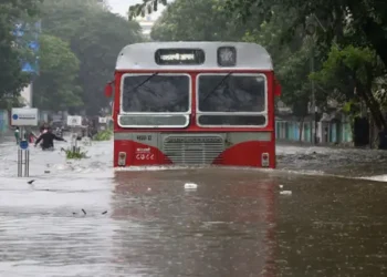 अगले 48 घंटे मच सकता है बारिश का कहर! जानिए किन राज्यों में डिप्रेशन से होगी मूसलधार बरसात