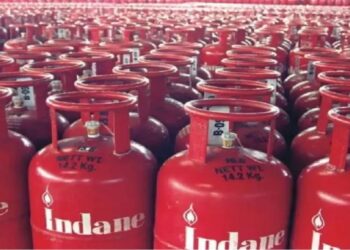LPG Cylinder Price Cut: खुशखबरी, गैस सिलेंडर हो गया सस्ता, देखें आपके शहर में कितना कम हुआ दाम