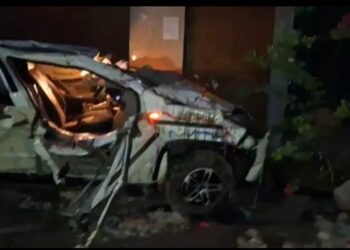 मातम में बदलीं खुशियां: संभल में बारात जा रही बोलेरो दीवार से टकराई, दूल्हे सहित 5 की मौत; 5 गंभीर घायल