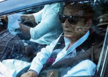 बसपा में शामिल होने की अफवाहों पर, खान ने कहा, “यह केवल वही लोग बता सकते हैं जो अटकलें लगा रहे हैं..