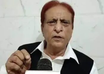 ‘114 मुकदमे मुझ पर 80-85 मेरी प्रोफेसर बीवी पर…मुर्गी डकैती भी’, अपने ऊपर हुयी ज़्यादतियों से सपा नेता आजम खान हुए भावुक..