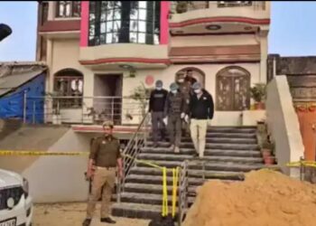 रिश्तों का खून! जौनपुर में बेटे ने माता-पिता की हत्या की खौफनाक वारदात