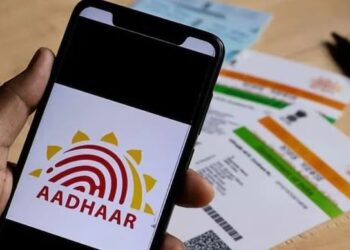 Aadhaar card online update: आधार कार्ड को लेकर बड़ा फैसला, जानिए कैसे घर बैठे बिना दस्तावेज बदल सकेंगे मोबाइल नंबर