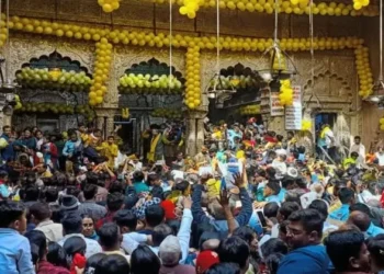 नही मिला वेतन तो हलवाई ने हिला’ दी बांके बिहारी मंदिर की व्यवस्था, ठाकुर बांके बिहारी को नहीं लगा भोग, वर्षों पुरानी परंपरा पहली बार टूटी..