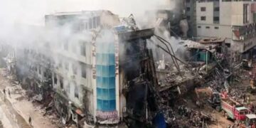 पाकिस्तान में शॉपिंग प्लाजा में लगी भीषण आग ने मचाई भारी तबाही, मरने वालों की संख्या बढ़कर हुई 61, आंकड़ा 100 पार जाने की आशंका