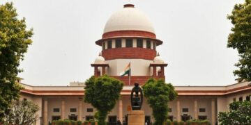 सुप्रीम कोर्ट ने केंद्र सरकार को थमाया एक ऐसा नोटिस, जिसने उड़ा दीं मोदी सरकार की नींद