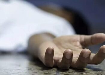 क़र्ज़ से परेशान लखनऊ के एक ही परिवार के तीन लोगों ने खाया जहर, मां-बेटे की मौत, ICU में पिता