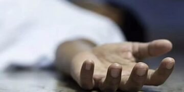 क़र्ज़ से परेशान लखनऊ के एक ही परिवार के तीन लोगों ने खाया जहर, मां-बेटे की मौत, ICU में पिता