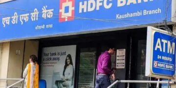 ग्राहकों को तगड़ा झटका, HDFC बैंक का बड़ा फैसला, 1 अप्रैल से देशभर में बदल जाएगा ये नियम