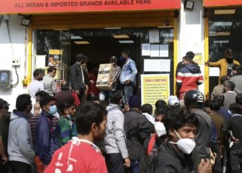 पीने वालों की बल्ले बल्ले, दिल्ली में अब होली पर खुली रहेंगी शराब की दुकानें, ड्राई डे की लिस्ट से बाहर