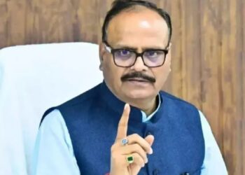 दरोगा भर्ती परीक्षा में ‘पंडित’ शब्द पर छिड़ा महासंग्राम! ब्रजेश पाठक का पारा हुआ हाई, कर दिया बड़ा ऐलान