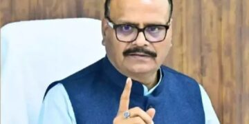 दरोगा भर्ती परीक्षा में ‘पंडित’ शब्द पर छिड़ा महासंग्राम! ब्रजेश पाठक का पारा हुआ हाई, कर दिया बड़ा ऐलान