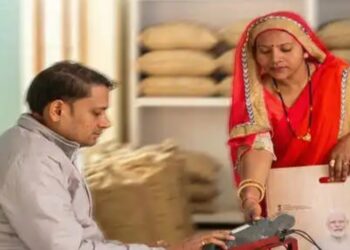 20 करोड़ से ज्यादा राशन कार्ड धारकों के लिए जरूरी खबर, अप्रैल में एक साथ मिलेगा 3 महीने का फ्री गेहूं-चावल