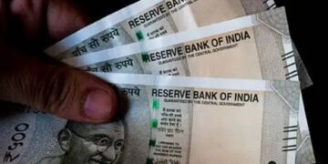 कर्मचारियों के लिए खबर! 1 अप्रैल से बदल रहा सैलरी का तरीका, टैक्स में बदलाव का भी असर