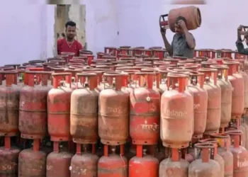 LPG गैस सिलेंडर बुकिंग के नियमों में बड़ा बदलाव! 1 अप्रैल से लागू हुए ये 5 नए निर्देश, यदि अनदेखी की तो कटेगा कनेक्शन