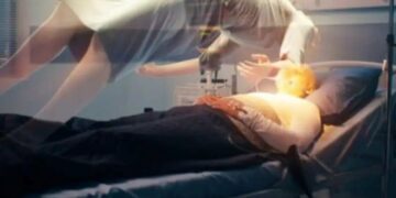 मौत के 4 दिन बाद जिंदा हुई महिला! सुनिए परलोक का आंखों देखा हाल! कौन मिला सबसे पहले?