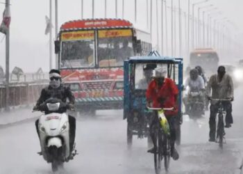 UP Weather : उत्तर प्रदेश के कई जिलों में बारिश के साथ गिर सकते हैं ओले, तपिश से मिलेगी राहत