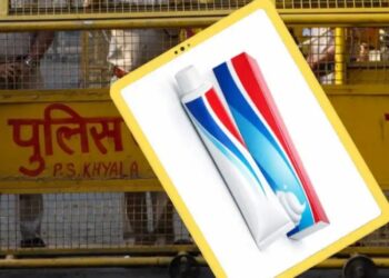 दिल्ली में नकली टूथपेस्ट फैक्ट्री का भंडाफोड़, ट्यूब में केमिकल भरकर करते थे सप्लाई