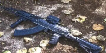 काशी के ट्रैक पर लावारिस मिली AK-47! पुलिस के फूले हाथ-पांव, फिर जांच में जो निकला उसने उड़ा दिए सबके होश! जानिए क्या था माजरा