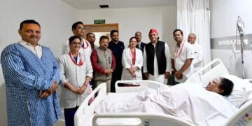इंसानियत की मिसाल! जिसने जलाया अखिलेश यादव का पुतला और झुलसाया अपना चेहरा उसे ही देखने मेदांता पहुंचे सपा सुप्रीमो