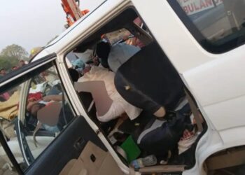 उरई में भीषण कार हादसा, अयोध्या से लौट रहे परिवार के छह सदस्यों की मौत, 4 गंभीर रूप से घायल