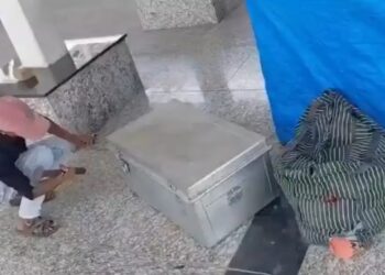 लखनऊ में खौफनाक वारदात, ट्रेन में मिली महिला की बिना सिर वाली लाश, कई टुकड़ों में था शव