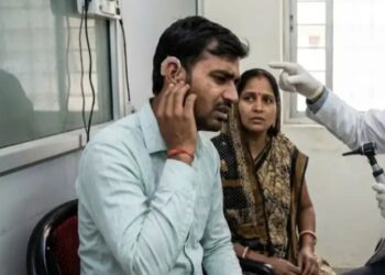 कान खुजाना पड़ गया भारी, 25 वर्षीय युवक की सुनने की क्षमता गई, चेहरे की नस तक पहुंचा संक्रमण