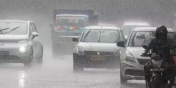 पूरे उत्तर प्रदेश में वर्षा-तूफान का ‘महा अलर्ट’, 100 KM प्रति घंटे की रफ्तार से चलेंगी हवाएं, प्रशासन सतर्क