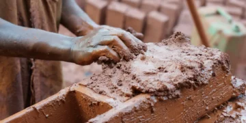 Labour Day 2026: आज है मजदूर दिवस! यह क्यों मनाया जाता है? जानिए इतिहास और महत्व