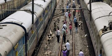 Train Cancelled: रेलवे ने कई ट्रेनों को किया रद्द और डायवर्ट, भीषण गर्मी में होगी टेंशन, जानें कारण
