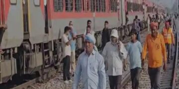 ट्रेन में आग लगने की अफवाह…दूसरी पटरी से आ रही ट्रेन बनी काल, तीन लोगों की हुई दर्दनाक मौत