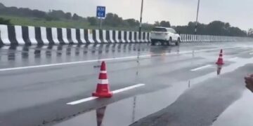 भ्रष्टाचार की भेंट चढ़ा कानपुर-लखनऊ एक्सप्रेसवे, 4700 करोड़ का प्रोजेक्ट, बारिश में धंसा