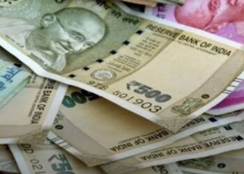 UPI के बाद अब अपने ही बैंक खाते से कैश निकालने-जमा करने पर बढ़ी फीस, 3 बार फ्री फिर ₹4 प्रति हजार